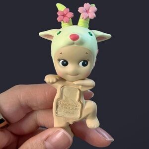 Sonny Angel 🌸 Cherry Blossom 🌸 Series Hipper - Goat 🐐